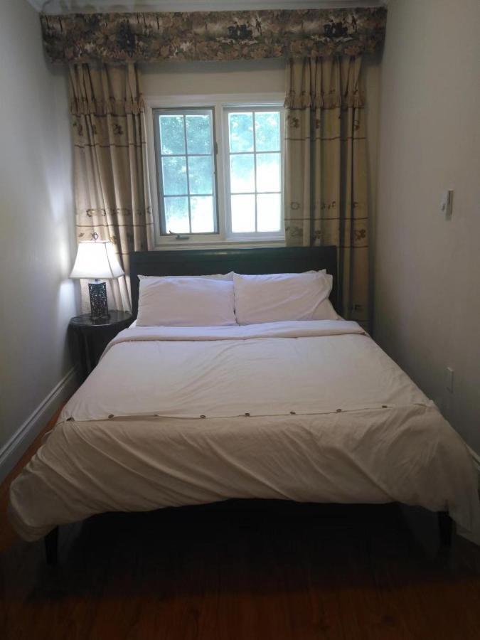 Lakeside Private Suite-Queen Bed Room Tottenham Esterno foto