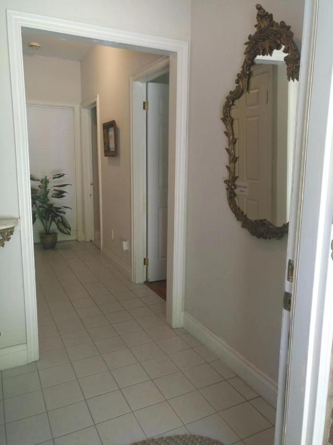 Lakeside Private Suite-Queen Bed Room Tottenham Esterno foto