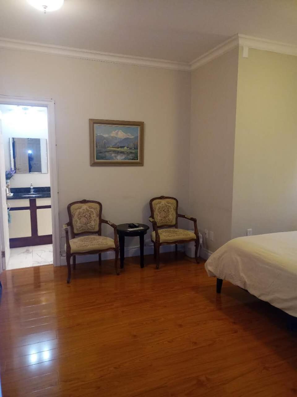 Lakeside Private Suite-Queen Bed Room Tottenham Esterno foto